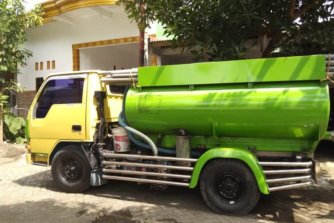 Sedot wc sugio lamongan